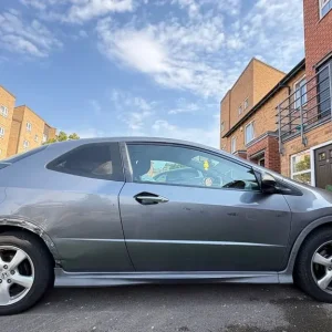 2010 Honda Civic Hatchback Manual 3-door - Image 3