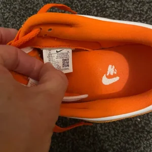 Nike Dunk Low Trainers Size 8 White Orange - Image 3