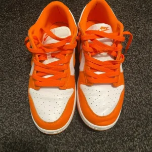 Nike Dunk Low Trainers Size 8 White Orange - Image 5