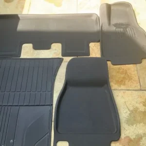 Tesla 2022 Model Y boot liner and mats - Image 2