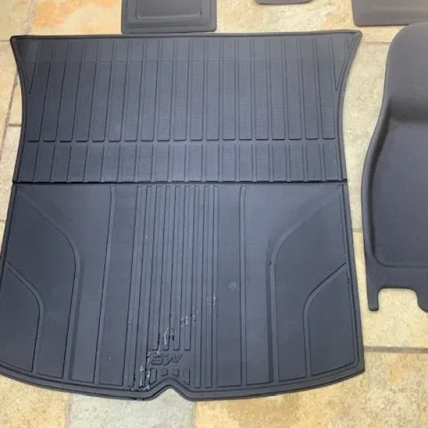 Tesla 2022 Model Y boot liner and mats