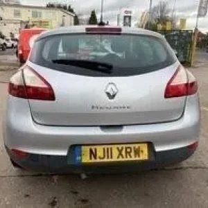 2011 Renault Megane 1.6 DYNAMIQUE VVT 5-door Hatchback - Image 7