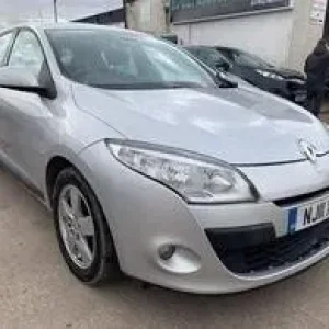 2011 Renault Megane 1.6 DYNAMIQUE VVT 5-door Hatchback