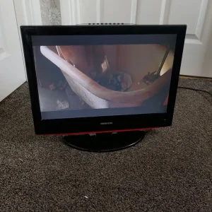 20" Medion TV with DVD and Freeview - Image 2