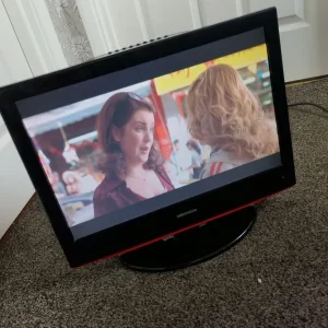 20" Medion TV with DVD and Freeview - Image 5