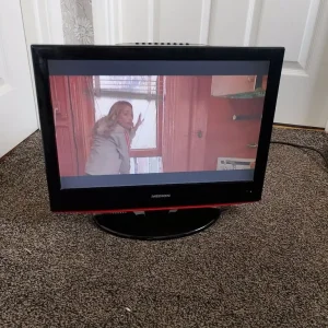 20" Medion TV with DVD and Freeview - Image 6