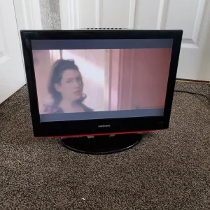 20" Medion TV with DVD and Freeview - Image 7