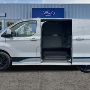 2024 Ford E-Transit 320 Sport Auto L1 SWB RWD 160kW 65kWh Low Roof - Image 6