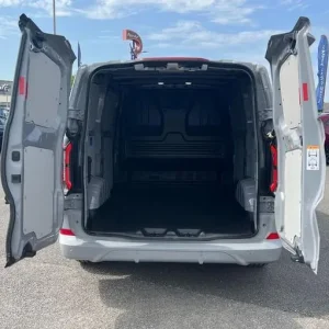 2024 Ford E-Transit 320 Sport Auto L1 SWB RWD 160kW 65kWh Low Roof - Image 7