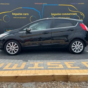 2016 Ford Fiesta 1.0T EcoBoost Titanium Euro 6 5-door hatchback petrol manual - Image 2