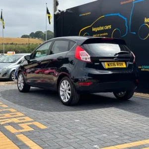 2016 Ford Fiesta 1.0T EcoBoost Titanium Euro 6 5-door hatchback petrol manual - Image 3