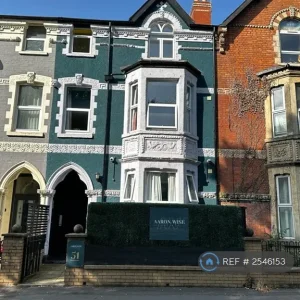 2 bedroom flat in Fitzhamon Embankment, CF11