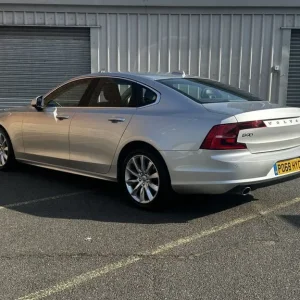 2018 Volvo S90 2.0 T4 GPF Momentum 4dr Petrol Auto - Image 3