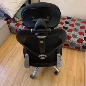 Office chair with headrest - Image 3