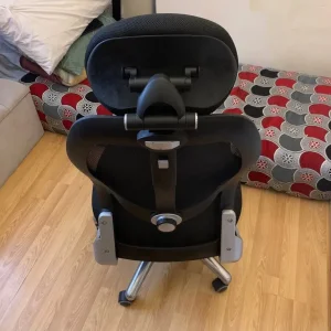 Office chair with headrest - Image 4