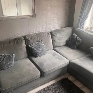 L-shaped sofa - Image 2