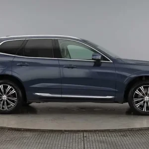 2021 Volvo XC60 Recharge Inscription T6 AWD Plug-in Hybrid Estate - Image 2