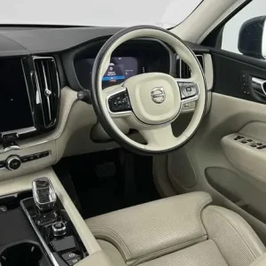 2021 Volvo XC60 Recharge Inscription T6 AWD Plug-in Hybrid Estate - Image 7