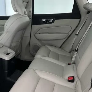 2021 Volvo XC60 Recharge Inscription T6 AWD Plug-in Hybrid Estate - Image 8