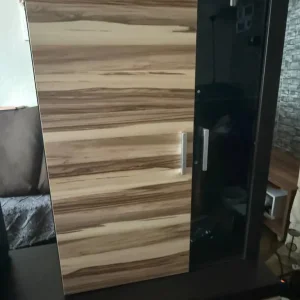 Storage unit with three sections - Image 2