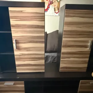 Storage unit with three sections - Image 4