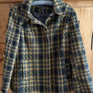 Green and Yellow Checked Jacket - Image 7