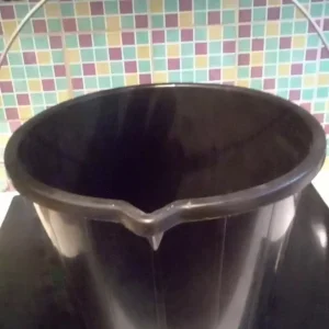 6 Black Plastic Buckets with Removable Handles - Image 2