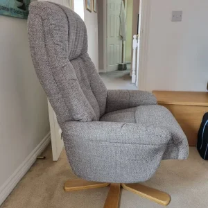 Swivel chair with footstool - Image 2