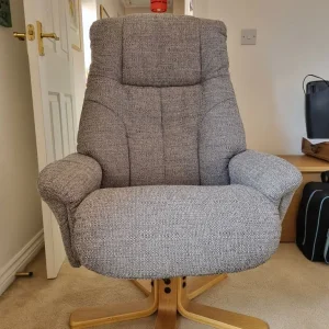 Swivel chair with footstool - Image 4