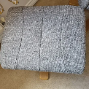 Swivel chair with footstool - Image 6