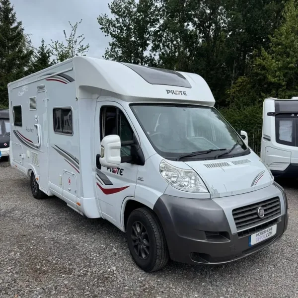 Pilote Adventura P716 Rear Fixed Bed 6 Berth End Washroom