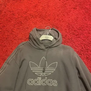 Women’s adidas oversized S