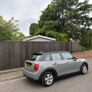 2017 MINI Hatch 1.5 Cooper D 5-door Diesel Manual - Image 3