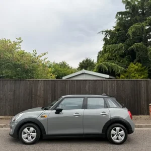 2017 MINI Hatch 1.5 Cooper D 5-door Diesel Manual - Image 5