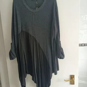 Womens top size 16