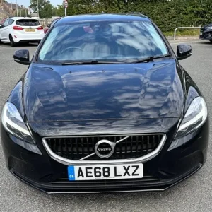 2019 Volvo V40 2.0 T2 Momentum NAV Plus Five Door Hatchback - Image 6