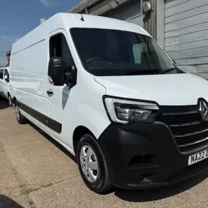 2022 Renault Master LM35dCi 135 Business+ Medium Roof Van