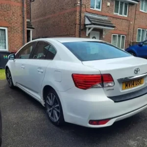2014 Toyota Avensis 2.0L Diesel, 4-Door, Manual - Image 3