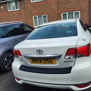 2014 Toyota Avensis 2.0L Diesel, 4-Door, Manual - Image 4