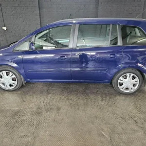 2014 Vauxhall Zafira 1.8 16V 5-door MPV - Image 3