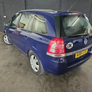 2014 Vauxhall Zafira 1.8 16V 5-door MPV - Image 4