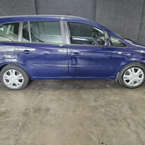 2014 Vauxhall Zafira 1.8 16V 5-door MPV - Image 7