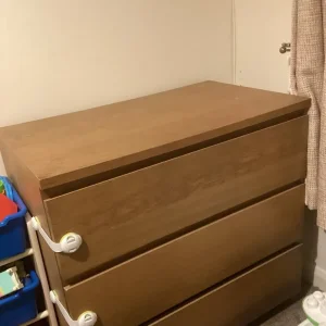 Malm chest of drawers with child safety locks - Image 2