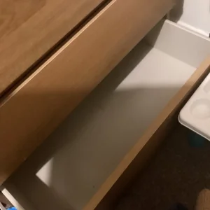 Malm chest of drawers with child safety locks - Image 5