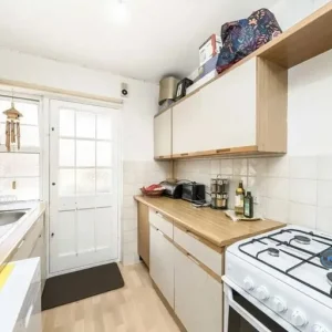 2 bedroom flat in Deanhill Court, Humberston, North East Lincolnshire - Image 4
