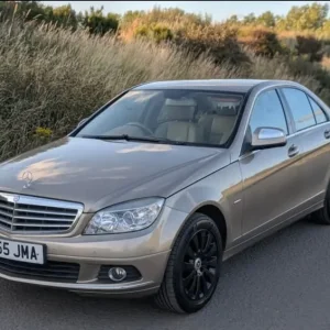 Mercedes-Benz C-Class Saloon 2.2 Diesel Auto - Image 2