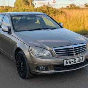 Mercedes-Benz C-Class Saloon 2.2 Diesel Auto - Image 4