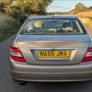 Mercedes-Benz C-Class Saloon 2.2 Diesel Auto - Image 8