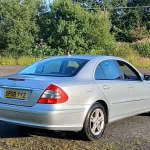 2008 Mercedes-Benz E 220 Cdi 1 Owner FSH - Image 4