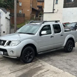2012 Nissan Navara Double Cab Pick Up Tekna 2.5dCi 190 4WD Auto - Image 2